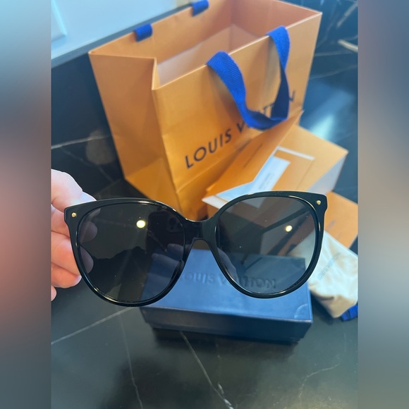 Louis Vuitton Black Sunglasses main image 9